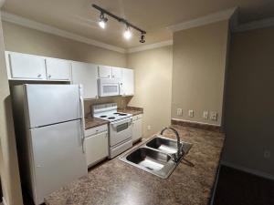 Apartments in Northwest San Antonio, TX, Two Bedroom Apartment #1528 The Nueces Kitchen